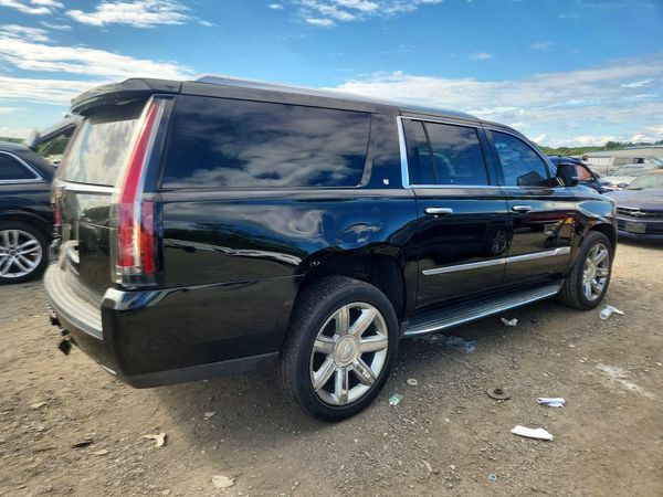 2017 CADILLAC ESCALADE ESV Luxury