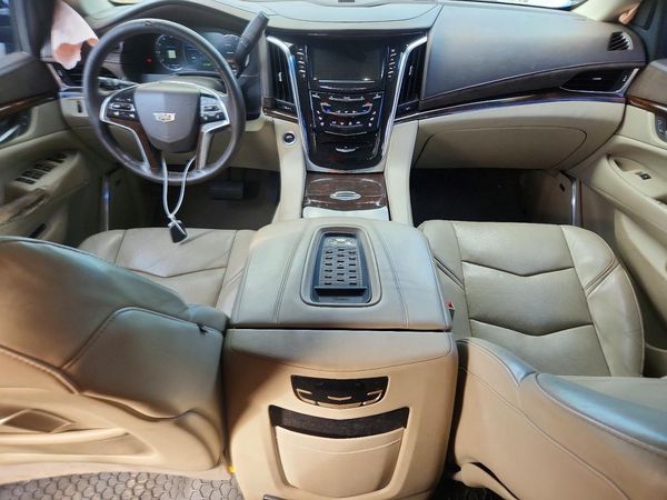 2017 CADILLAC ESCALADE ESV Luxury