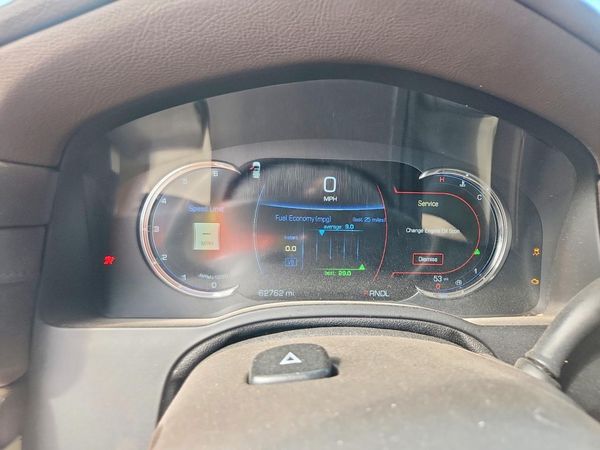 2017 CADILLAC ESCALADE ESV Luxury