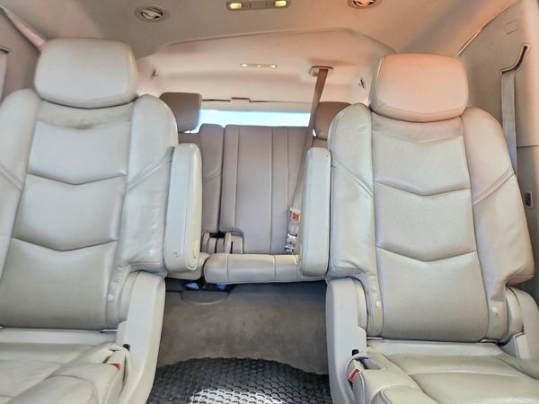 2017 CADILLAC ESCALADE ESV Luxury