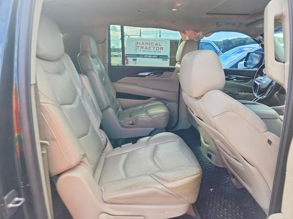 2017 CADILLAC ESCALADE ESV Luxury