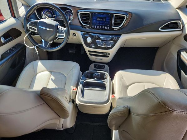 2017 CHRYSLER PACIFICA Touring L