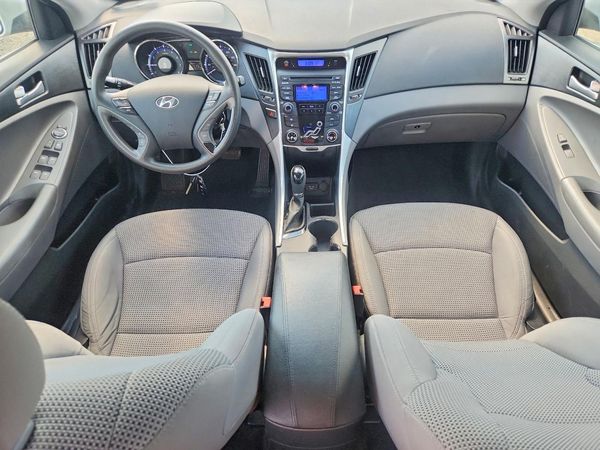 2012 HYUNDAI SONATA Middle-low level