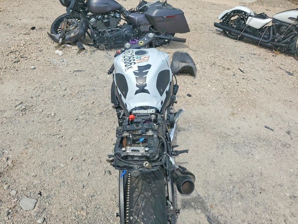 2015 SUZUKI GSXR600