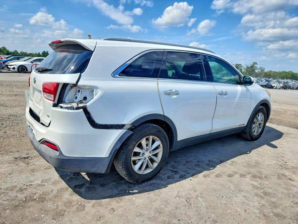 2016 KIA SORENTO L / LX