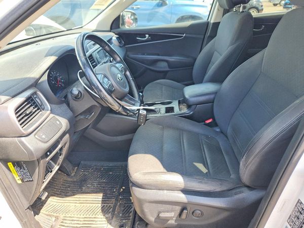 2016 KIA SORENTO L / LX