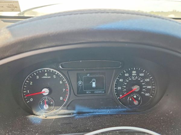 2016 KIA SORENTO L / LX
