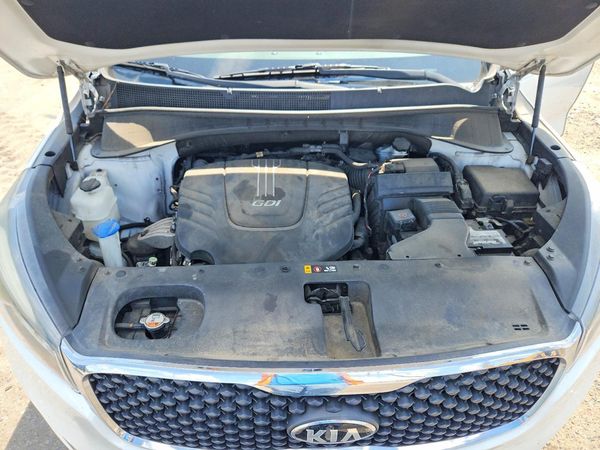 2016 KIA SORENTO L / LX