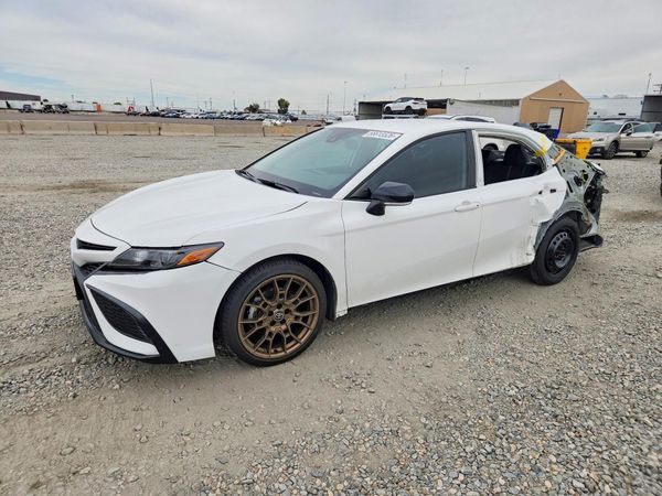2024 TOYOTA CAMRY