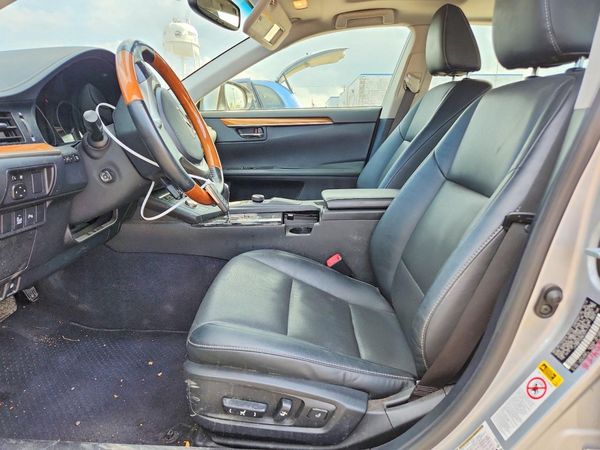 2014 LEXUS ES 300h