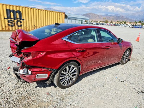 2019 LEXUS ES