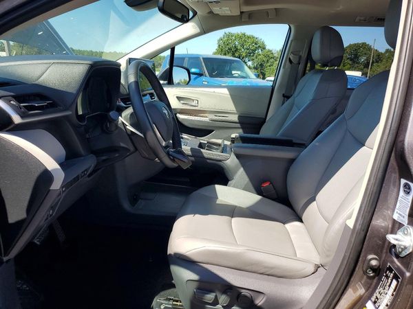 2021 TOYOTA SIENNA — DENT