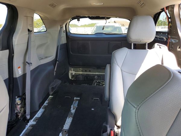 2021 TOYOTA SIENNA — SUVN