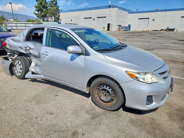 2013 TOYOTA COROLLA