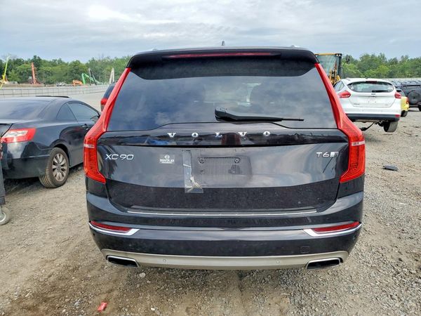 2016 VOLVO XC90