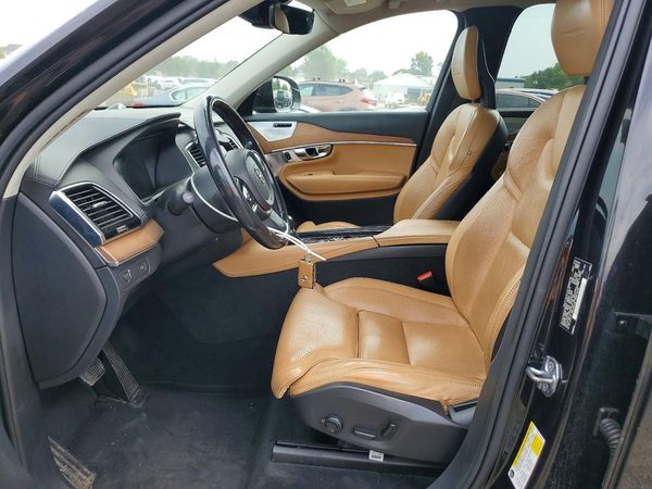 2016 VOLVO XC90