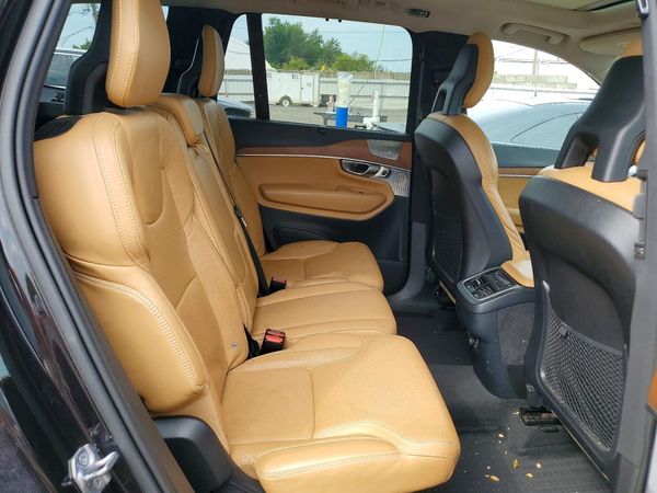2016 VOLVO XC90