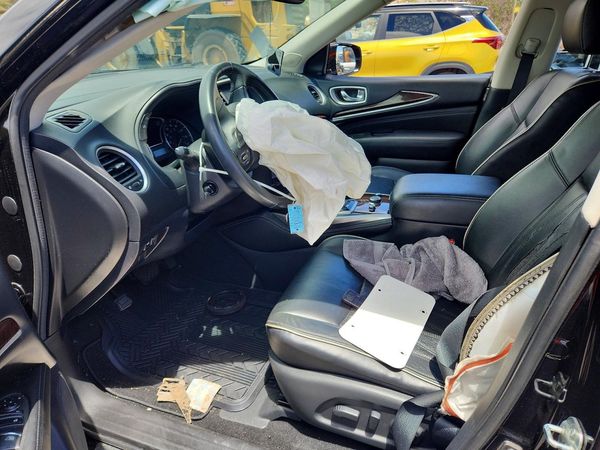 2017 INFINITI QX60 — DENT