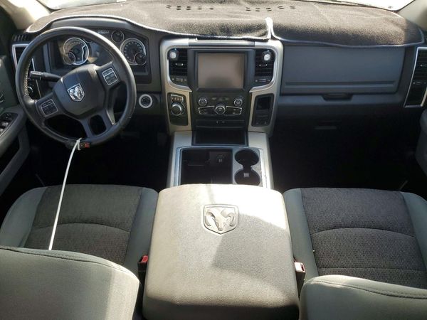 2014 RAM 1500 SLT QUAD CAB 4X2