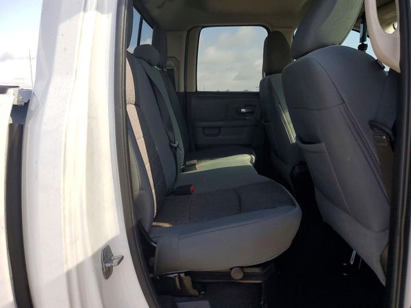 2014 RAM 1500 SLT QUAD CAB 4X2