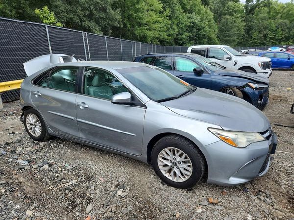 2016 TOYOTA CAMRY