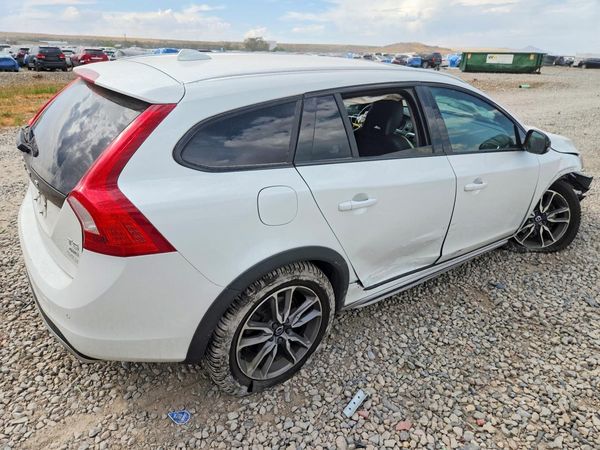 2018 VOLVO V60 CROSS COUNTRY