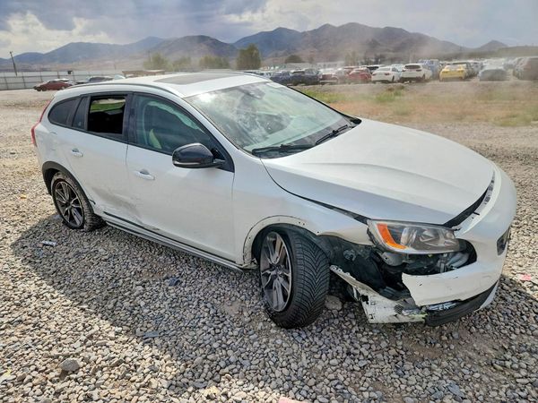 2018 VOLVO V60 CROSS COUNTRY