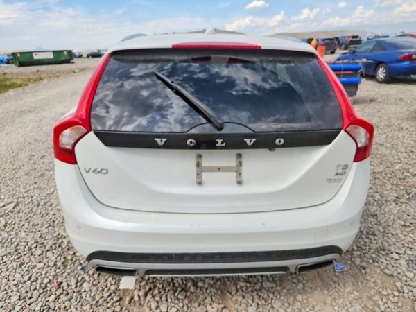 2018 VOLVO V60 CROSS COUNTRY