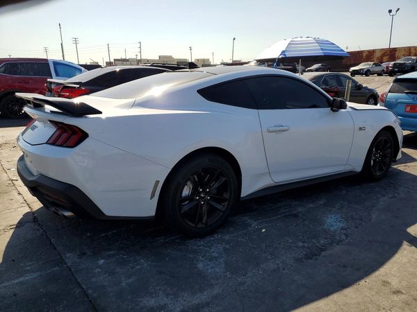 2025 FORD MUSTANG
