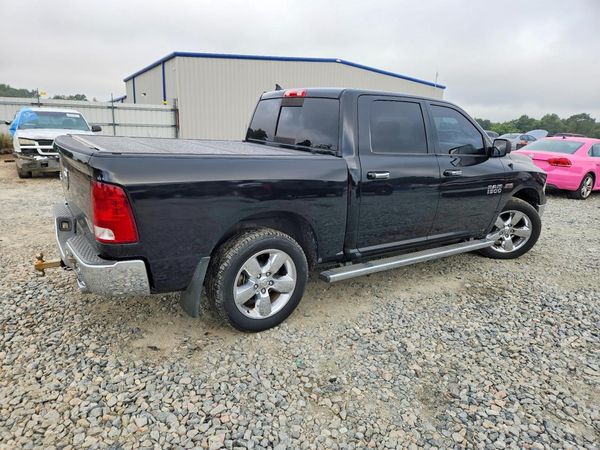 2015 RAM 1500 SLT