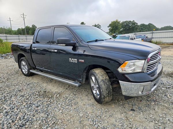 2015 RAM 1500 SLT