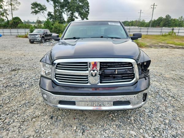 2015 RAM 1500 SLT