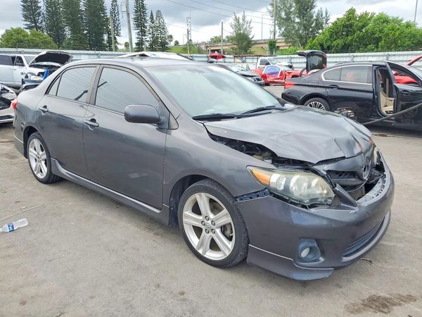 2013 TOYOTA COROLLA