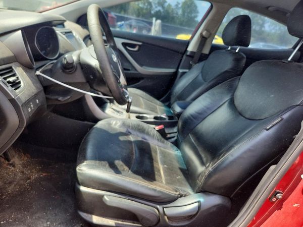 2012 HYUNDAI ELANTRA GLS(Middle grade) — DENT