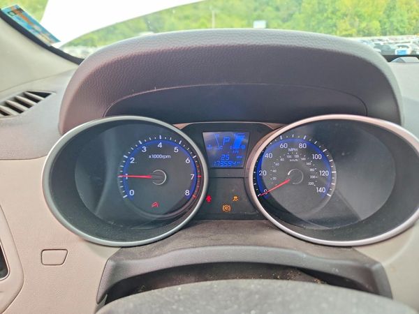 2014 HYUNDAI TUCSON GLS (Middle Level)