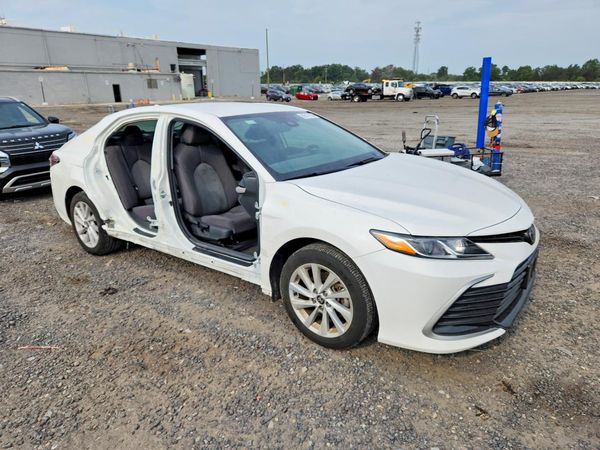 2024 TOYOTA CAMRY