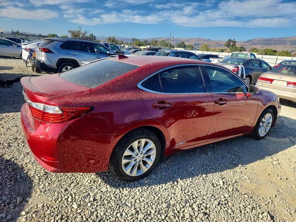 2015 LEXUS ES 300h