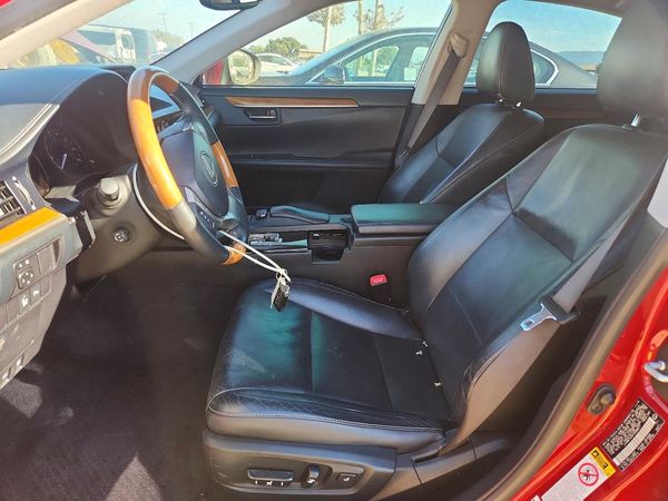 2015 LEXUS ES 300h