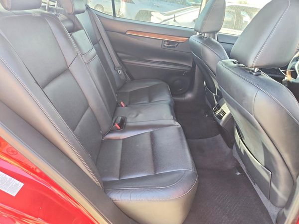 2015 LEXUS ES 300h
