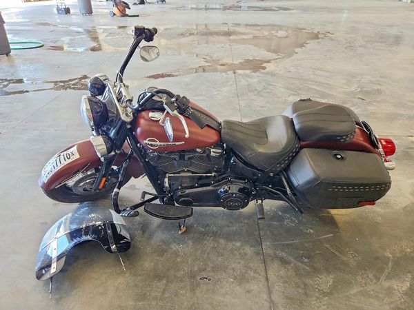 2018 HARLEY-DAVIDSON FLHCS