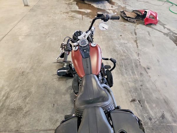 2018 HARLEY-DAVIDSON FLHCS