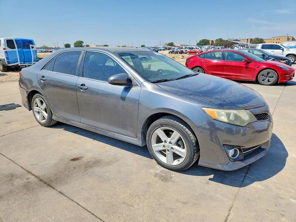 2012 TOYOTA CAMRY — Passenger 3/4