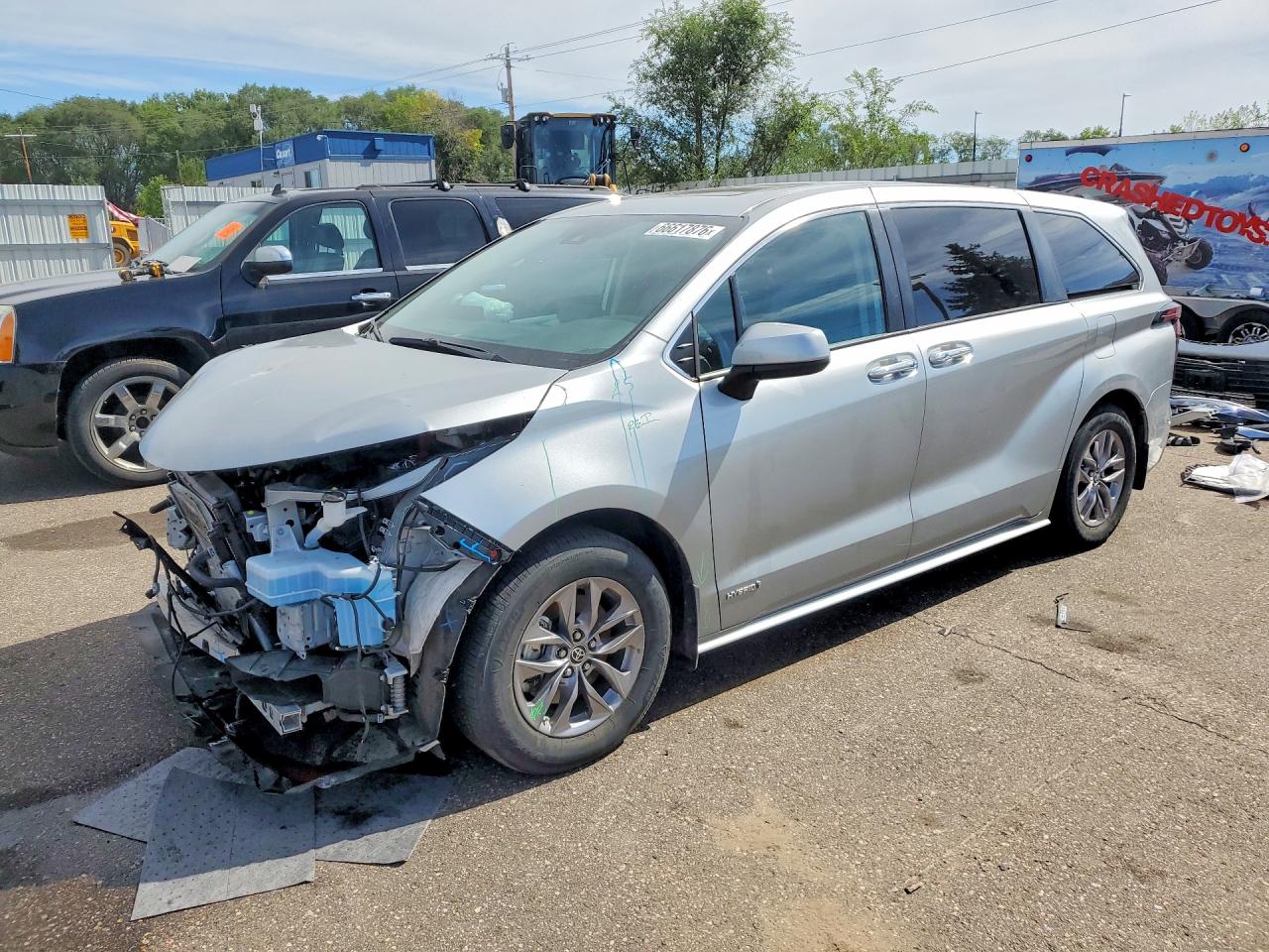 2021 TOYOTA SIENNA XLE
