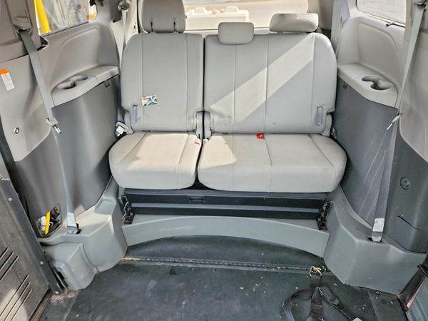 2018 TOYOTA SIENNA