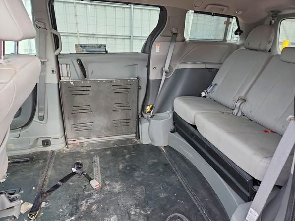 2018 TOYOTA SIENNA