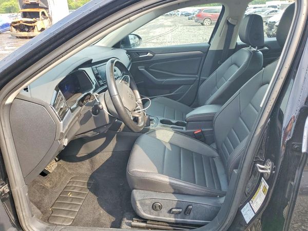 2022 VOLKSWAGEN JETTA SE w/ Sunroof