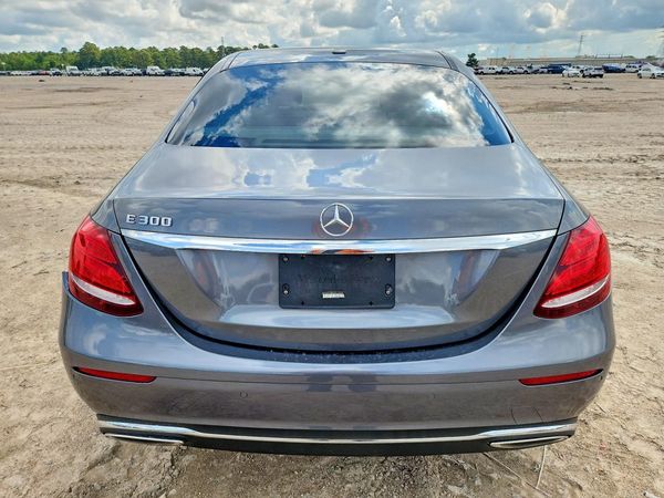 2017 MERCEDES-BENZ E