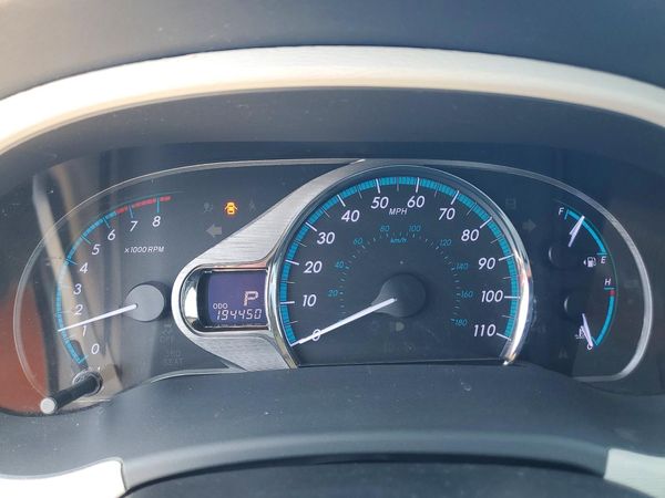2012 TOYOTA SIENNA
