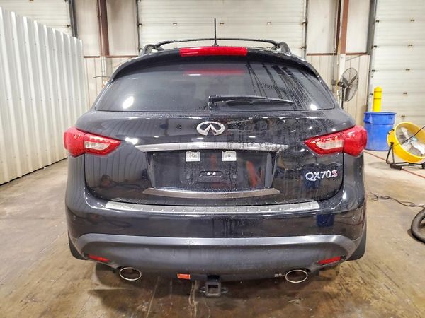 2017 INFINITI QX70