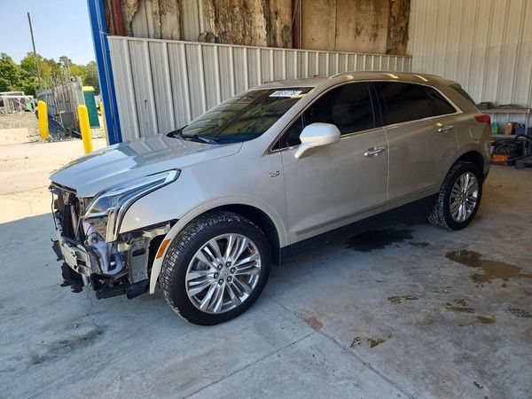 2017 CADILLAC XT5